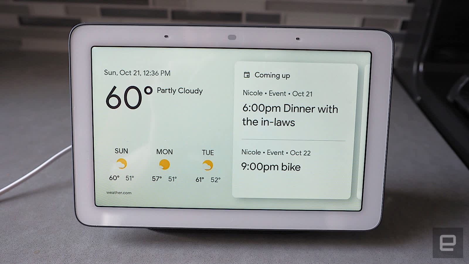 Это все часть   Философия дизайна Google Home   где устройства сделаны, чтобы вписаться в вашу существующую мебель